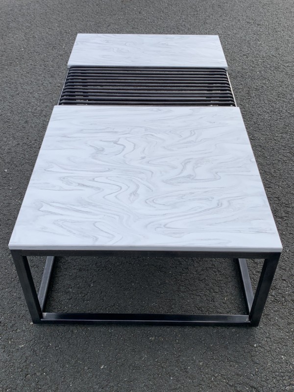 Article disponible 
RAW STEEL VS WHITE 