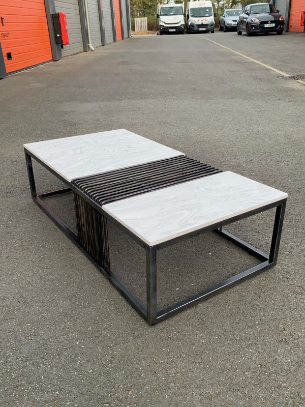 Article disponible 
RAW STEEL VS WHITE 