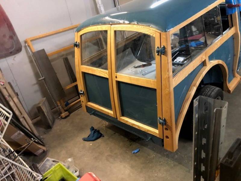 Restauration d'une voiture ancienne: coccinelle et  morris minor à Bordeaux